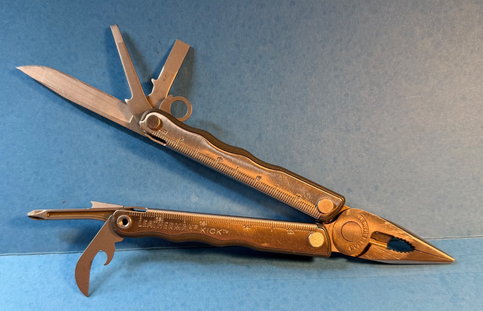 Classic Leatherman Kick Multi-Tool Knife Excellent Condition with Leather Sheath