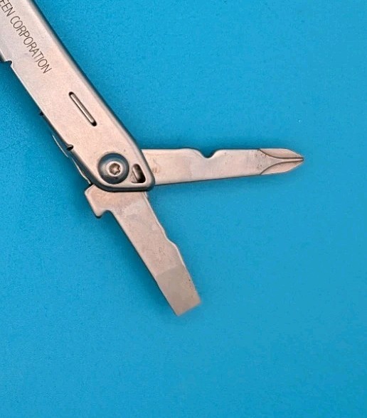LEATHERMAN WINGMAN MULTI-TOOL! FAST SHIPPING!