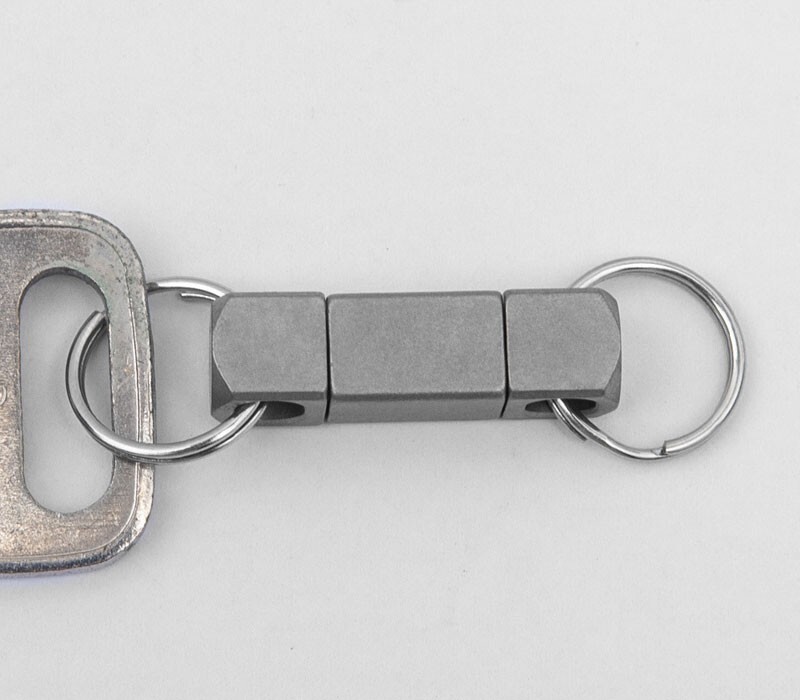 EDC 360° Rotate Titanium Alloy Keychain Portable Double Keyrings Pendant Tool