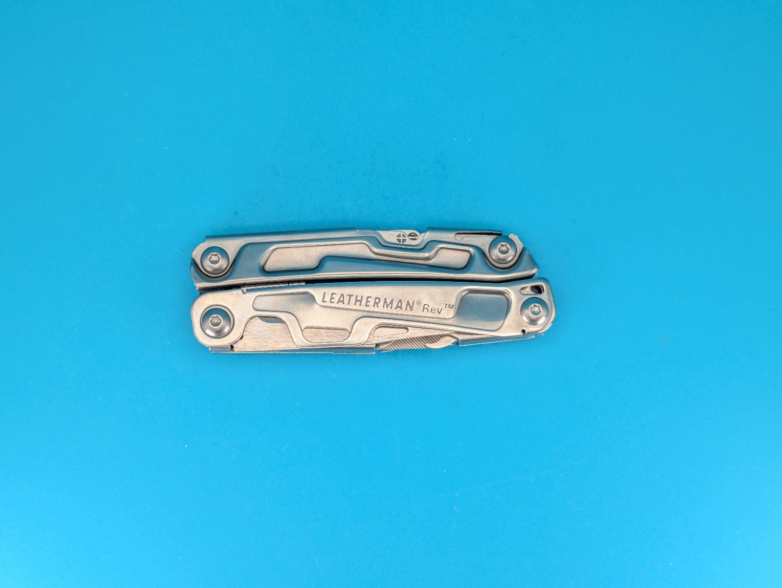 Leatherman Rev 3.8″ Multi-Tool, Stainless! *EXPLOREWITHCLS*