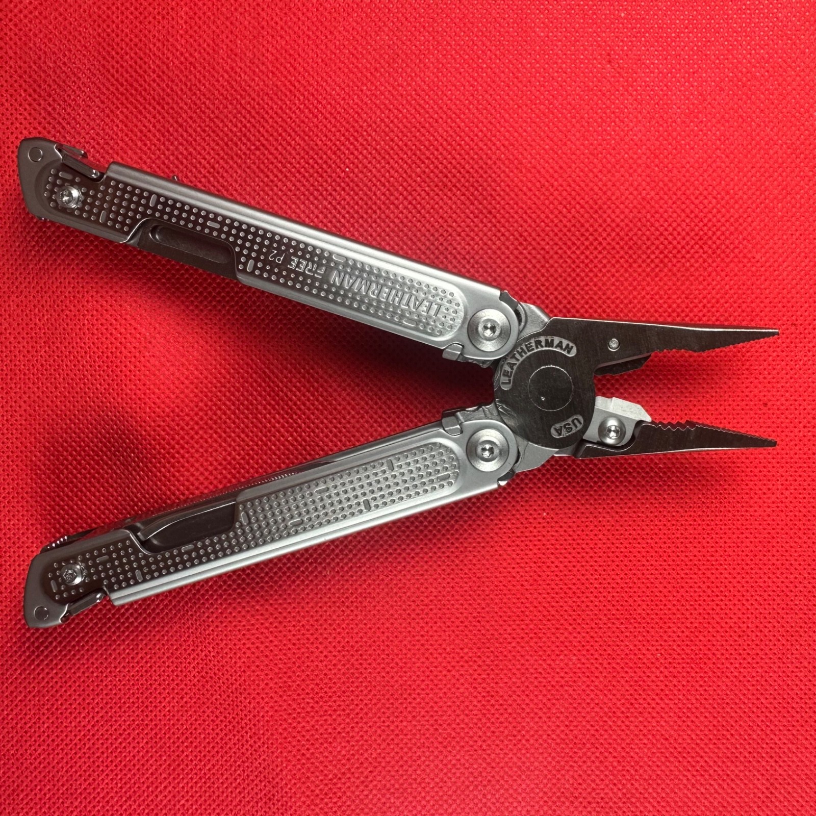 New Custom Knifeless Leatherman Free P2 with file, work friendly, great EDC!