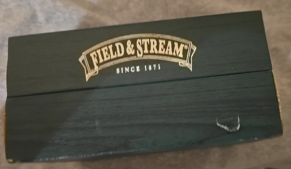 Field & Stream Men’s Watch and 8-Function Golf Tool gift set box damaged