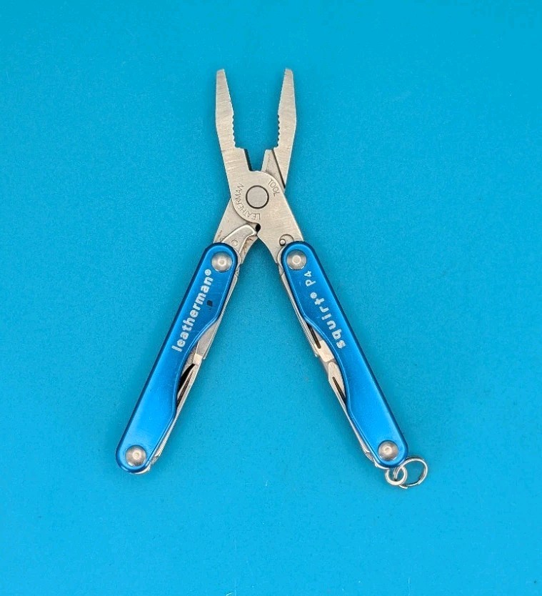 Leatherman Squirt P4 Multi-Tool, Key Ring, Retired, BLUE! *PHELPS DODGE*