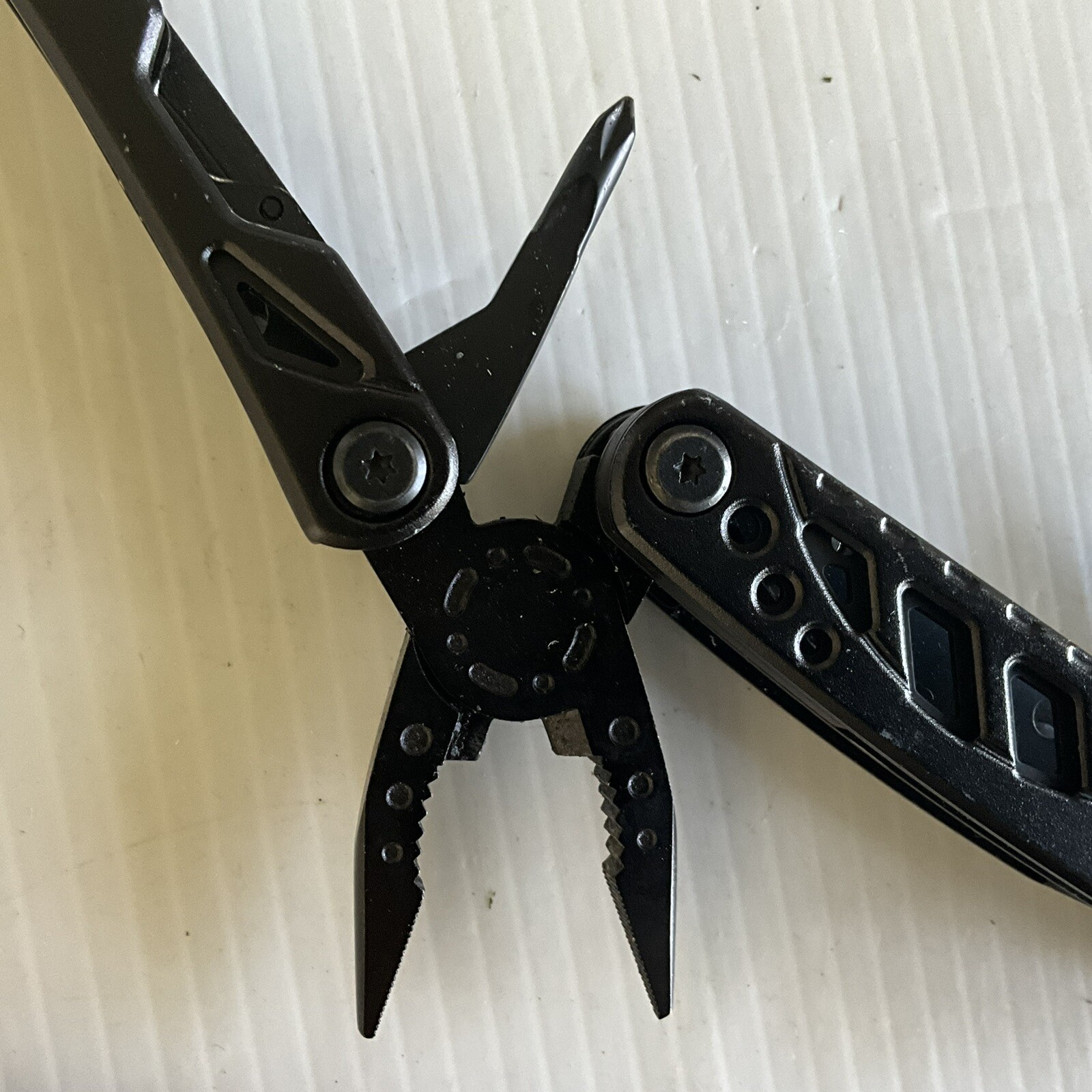 Pohaku Multi Tool Pliers Knife Saw Bottle Opener