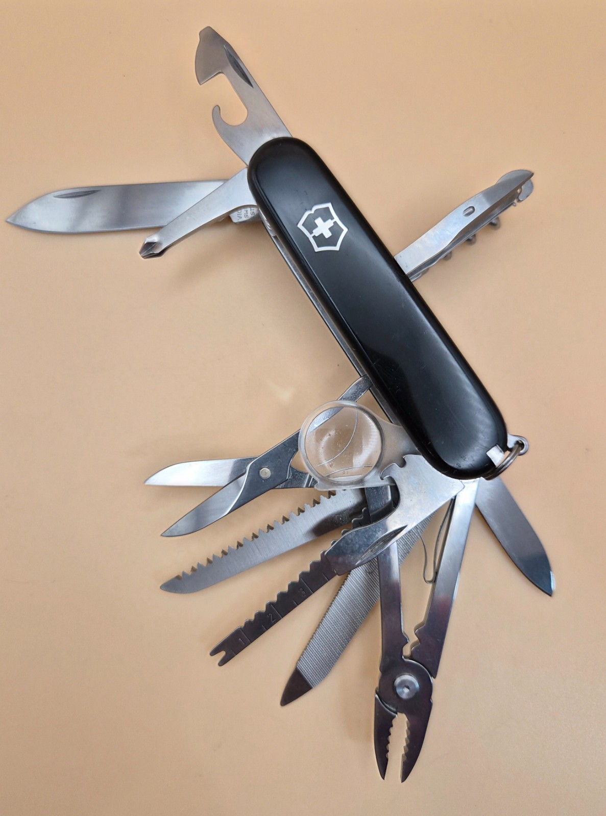 Victorinox SWISSCHAMP Swiss Army Knife – Good Condition (001)