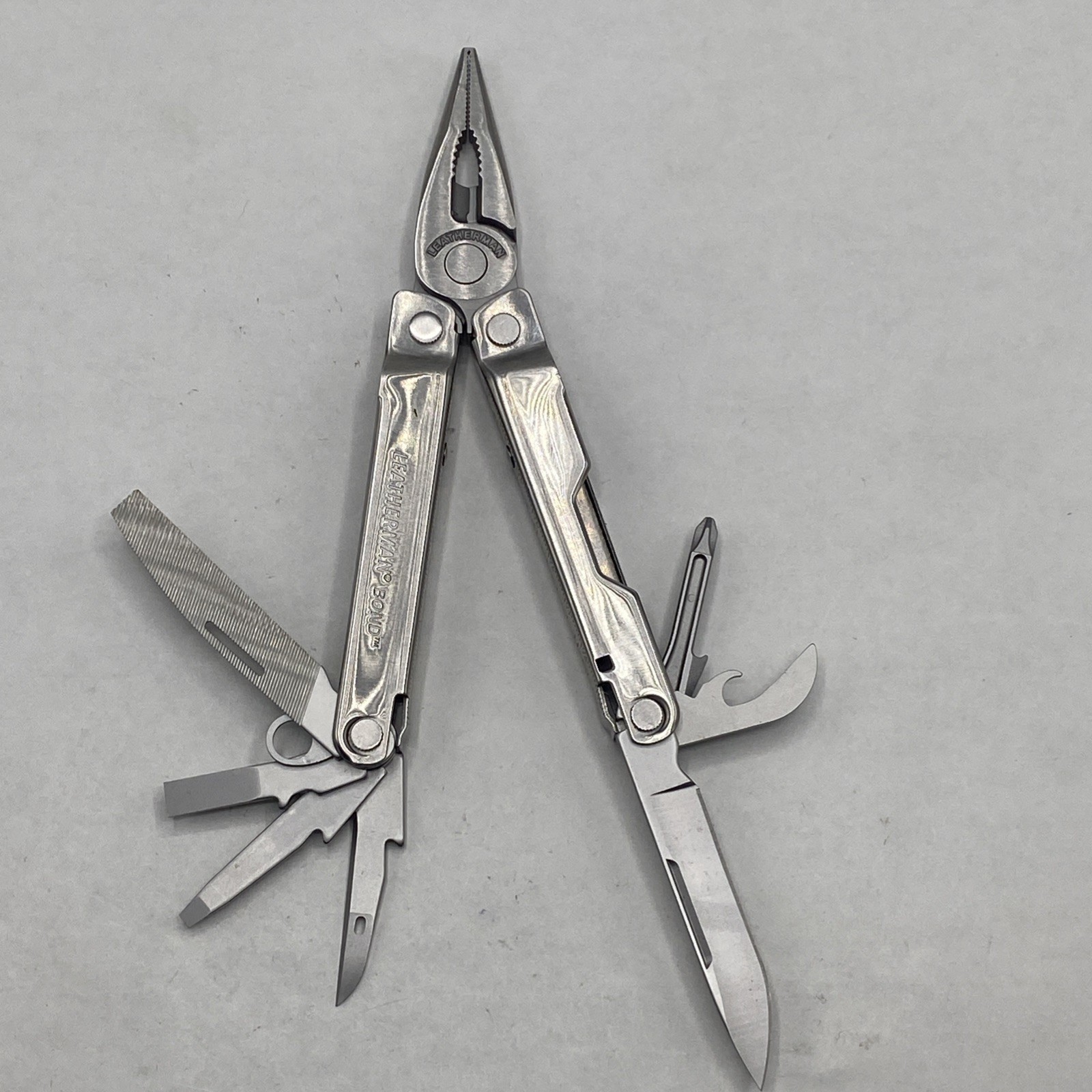 Leatherman Bond Multi Tool – Silver