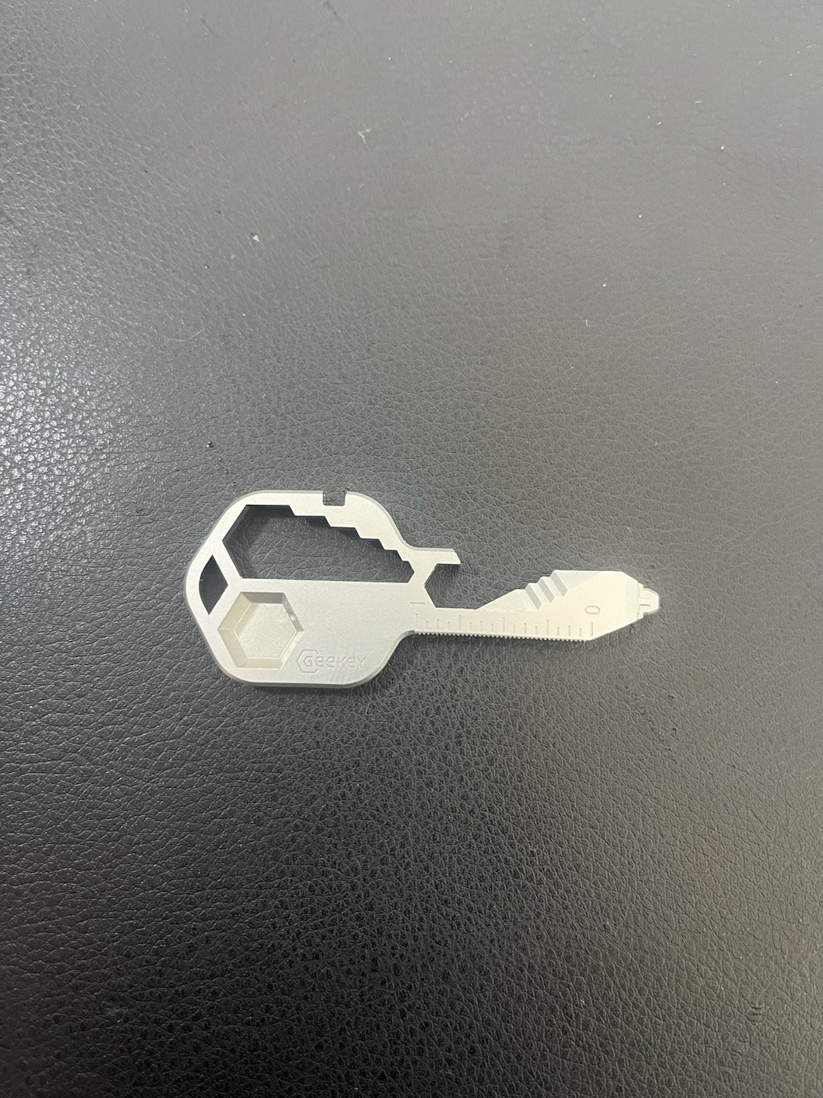 Geekey Stainless Steel Multitool Keychain 16 Tools In One Portable Design