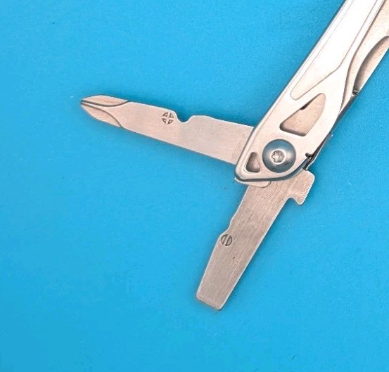 LEATHERMAN WINGMAN MULTI-TOOL! FAST SHIPPING! WITH SHEATH!