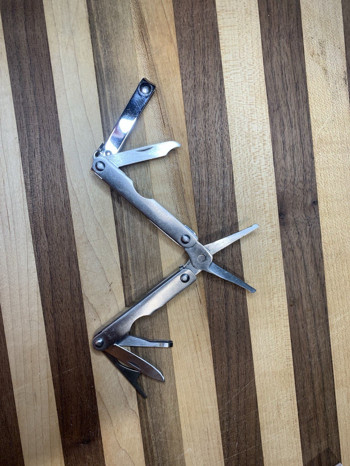 Winchester Mini Multi Tool Knife with Scissors Smooth and Easy To Use