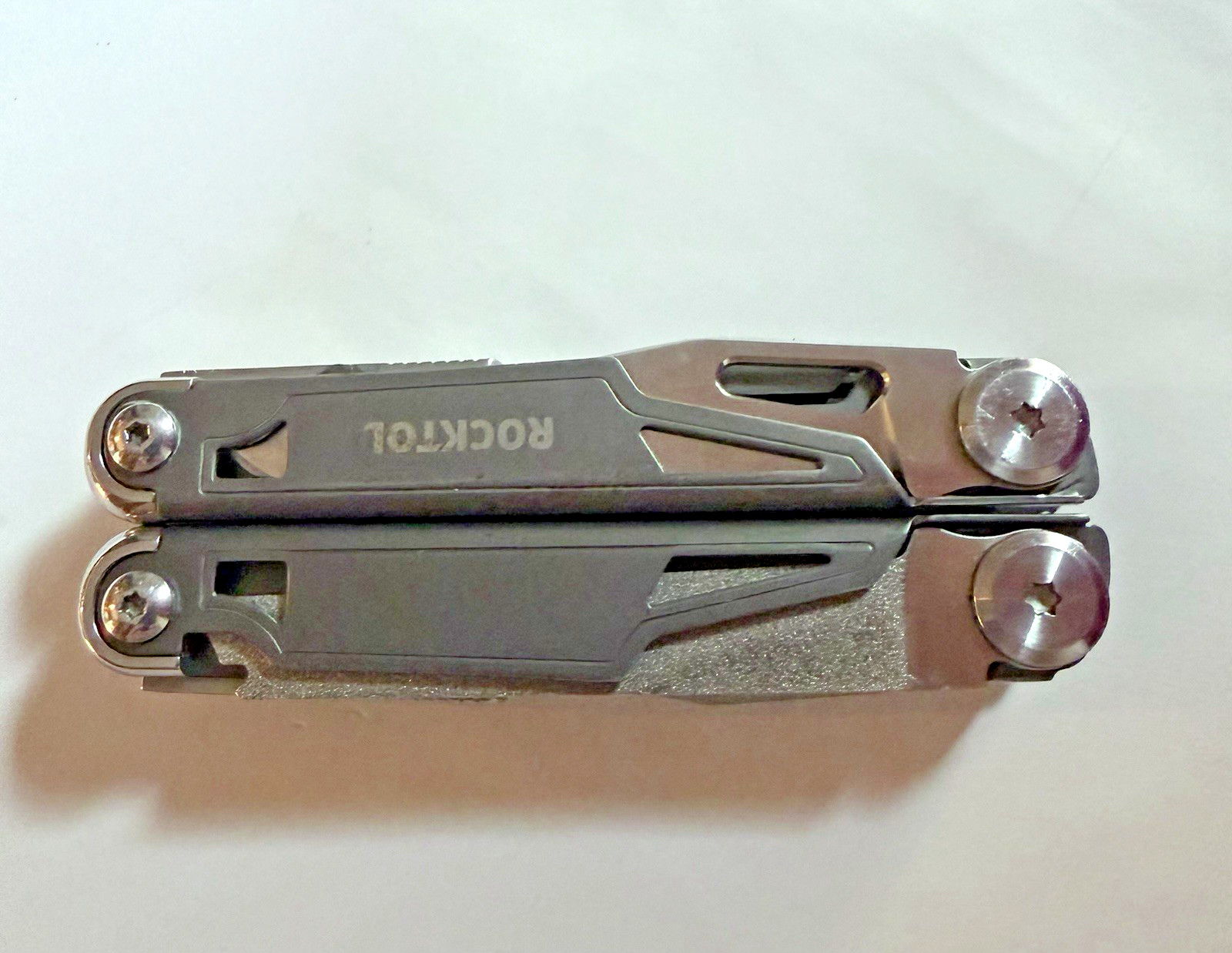 ROCKTOL Multitool 17-in-1 Multi-Tool Pliers, Screwdriver, Scissors, Pocket Knife