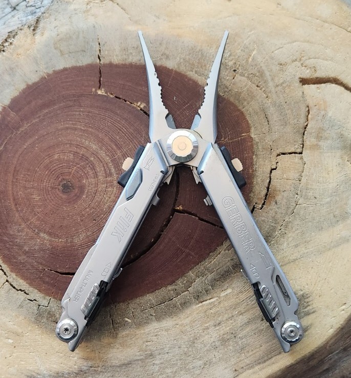 Rare Discontinued Gerber Multi Plier Flik Fisherman Multitool – Excellent N15