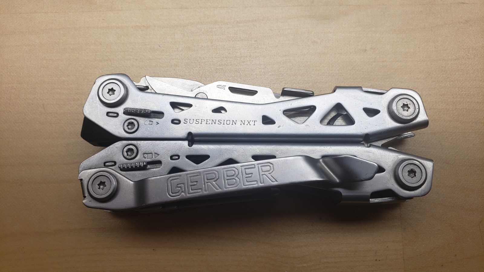 Gerber Suspension-NXT Stainless Steel Multi Tool 15 Tools 31-003889 Pocket Clip