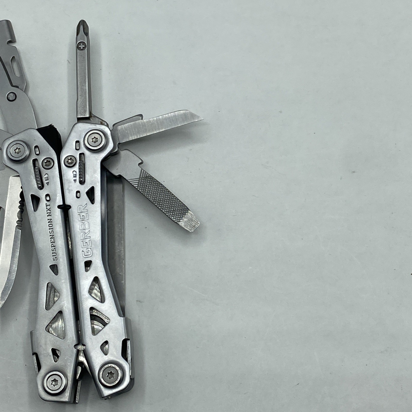 Gerber Suspension NXT & Paraframe II Knife Combo – Silver & Ti Grey