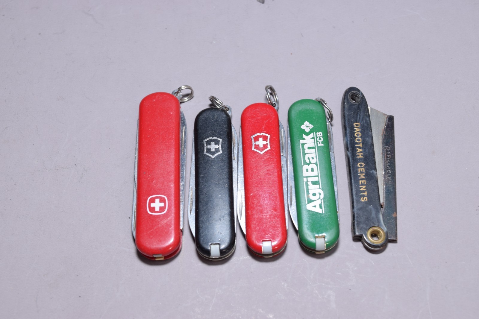 Victorinox Swiss Army Knife Lot 4pc Keychain Classic Small, red green black 5324