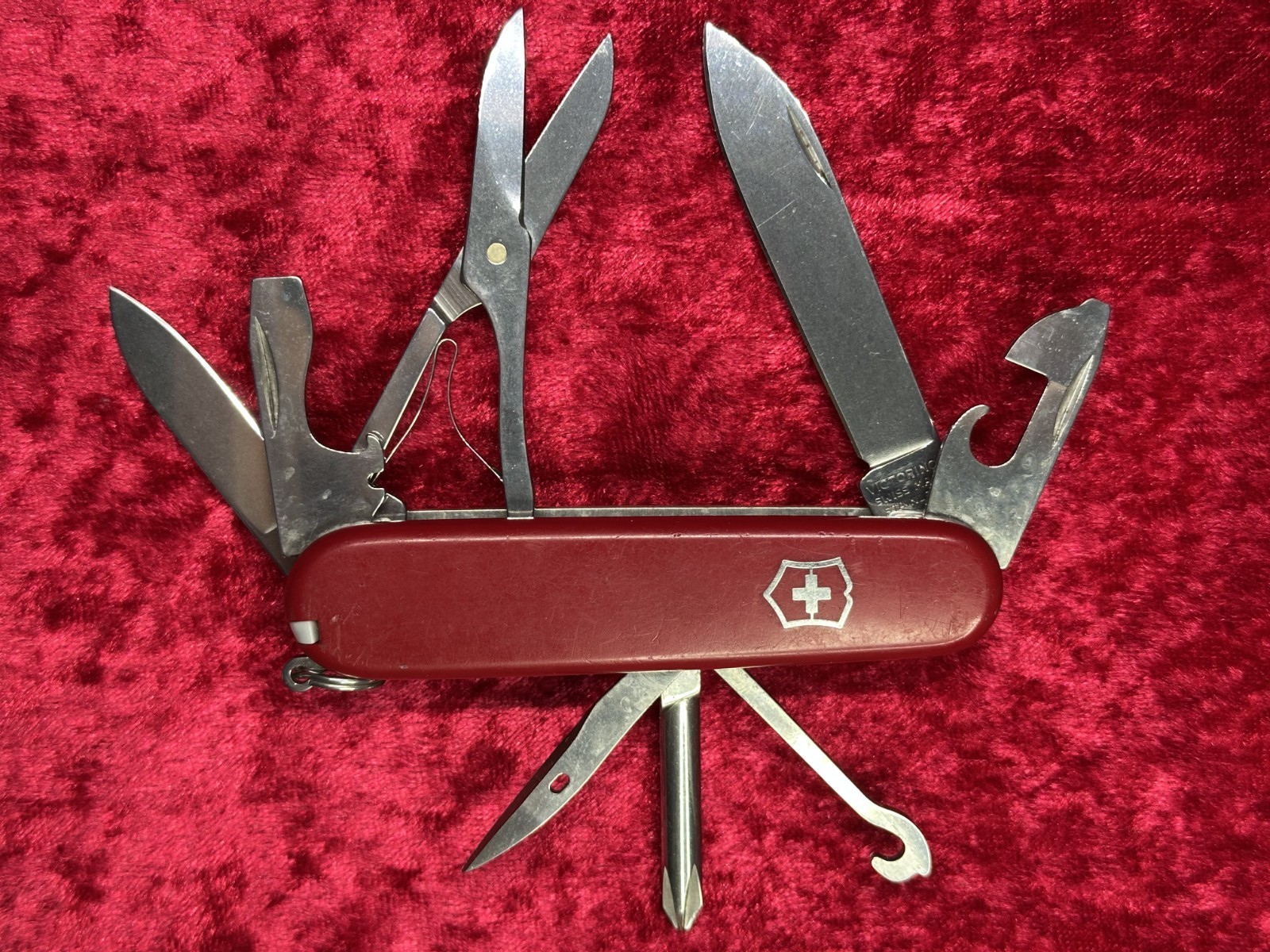 Victorinox Super Tinker Red Swiss Army Knife 11 Tool 3 Layer Random Pick (186)