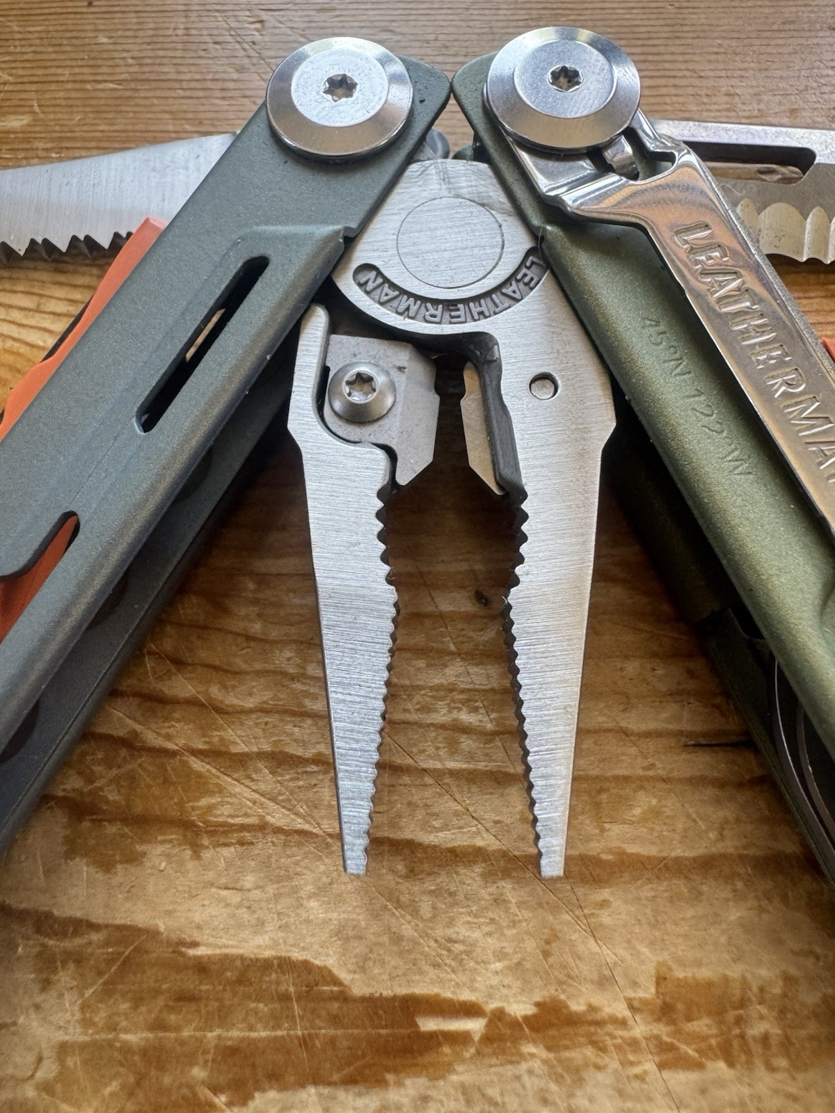Leatherman Signal Multi-Tool Thunderscape – Excellent
