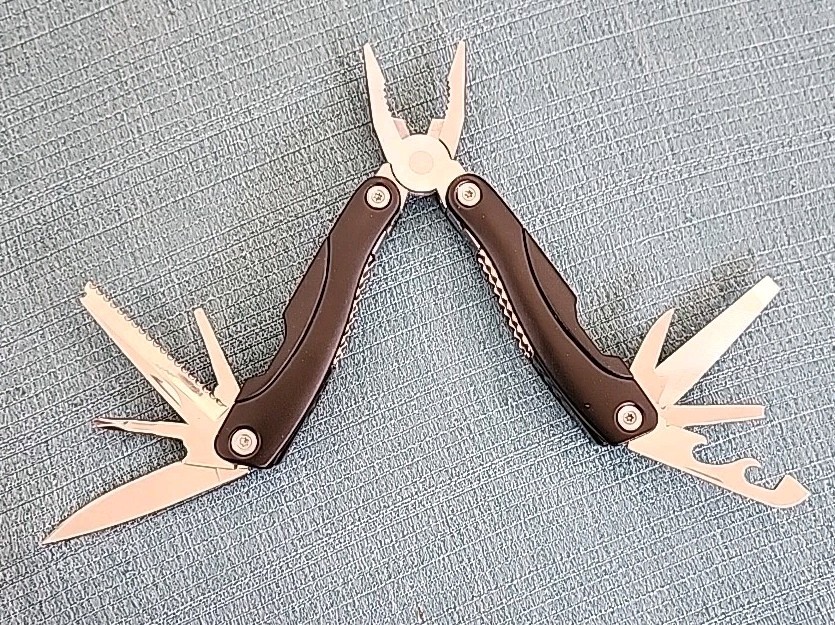 10 Tool Multi-Tool Utility Pliers With Snap Lock