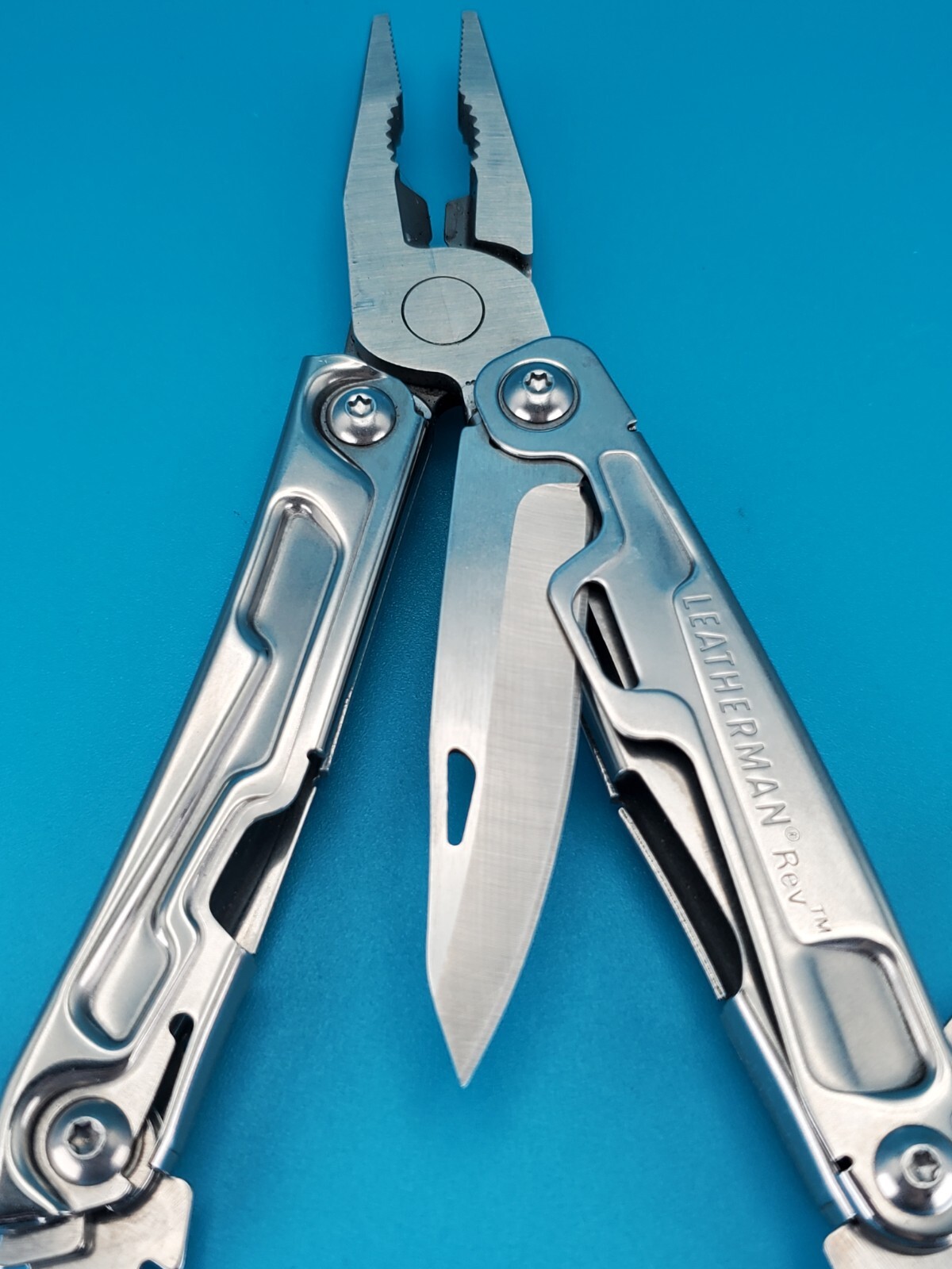 Leatherman Rev 3.8″ Multi-Tool, Stainless!