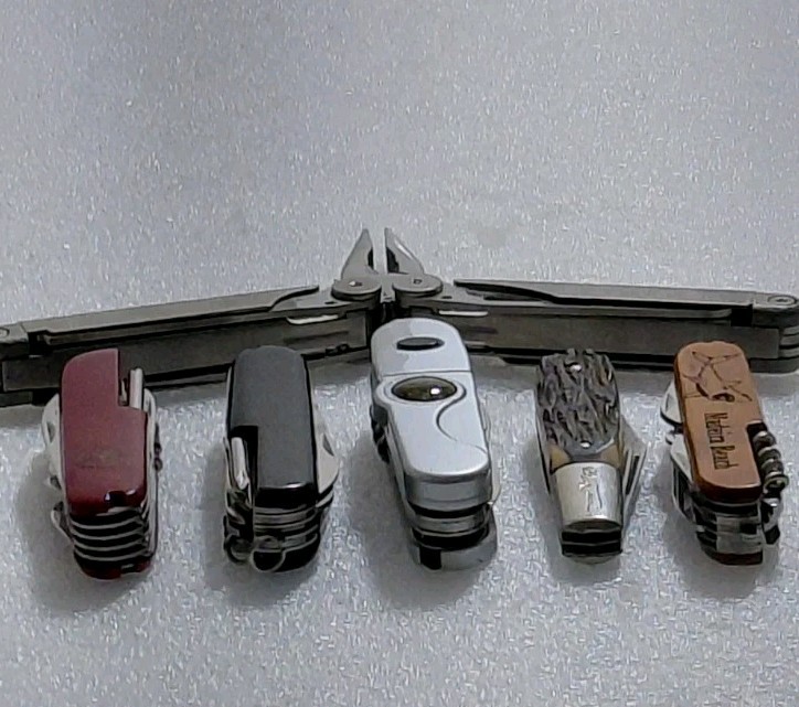 Pocket Multi Tool Assorted Lot Of 6 Pcs.Leatherman Wave ,Mark Twain Barlow More