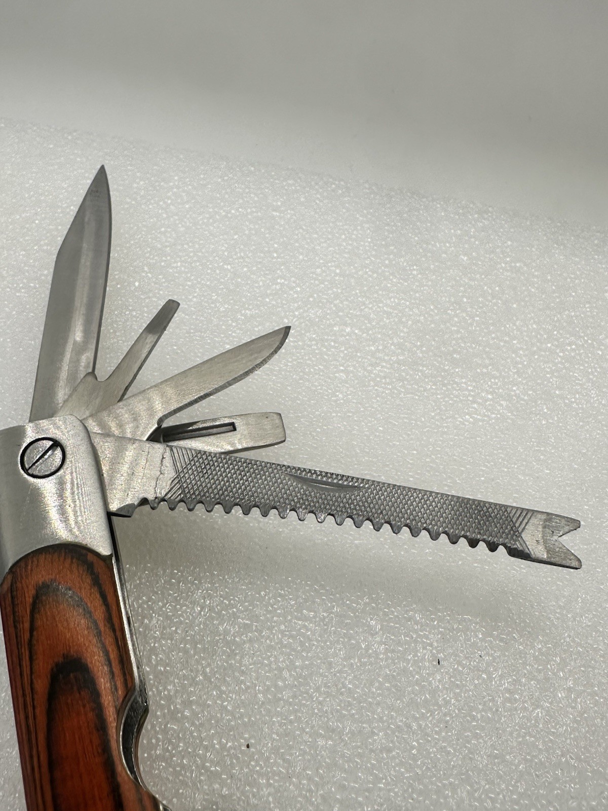 Winchester Wood Inlay Butterfly Opening 12 In 1 Multitool W/ Sheath & Bit Set