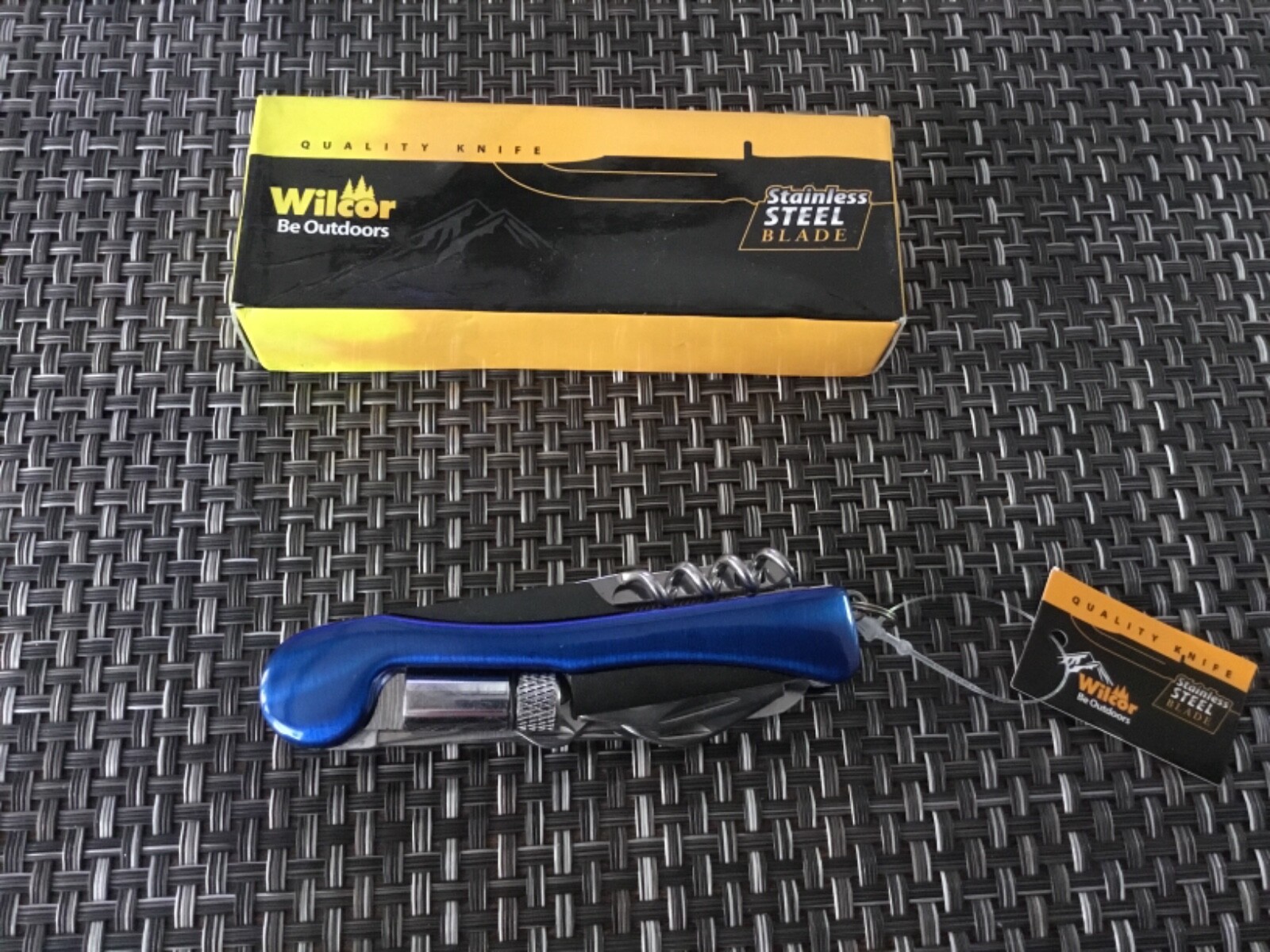 Wilcor multi tool pocket knife with light – blue