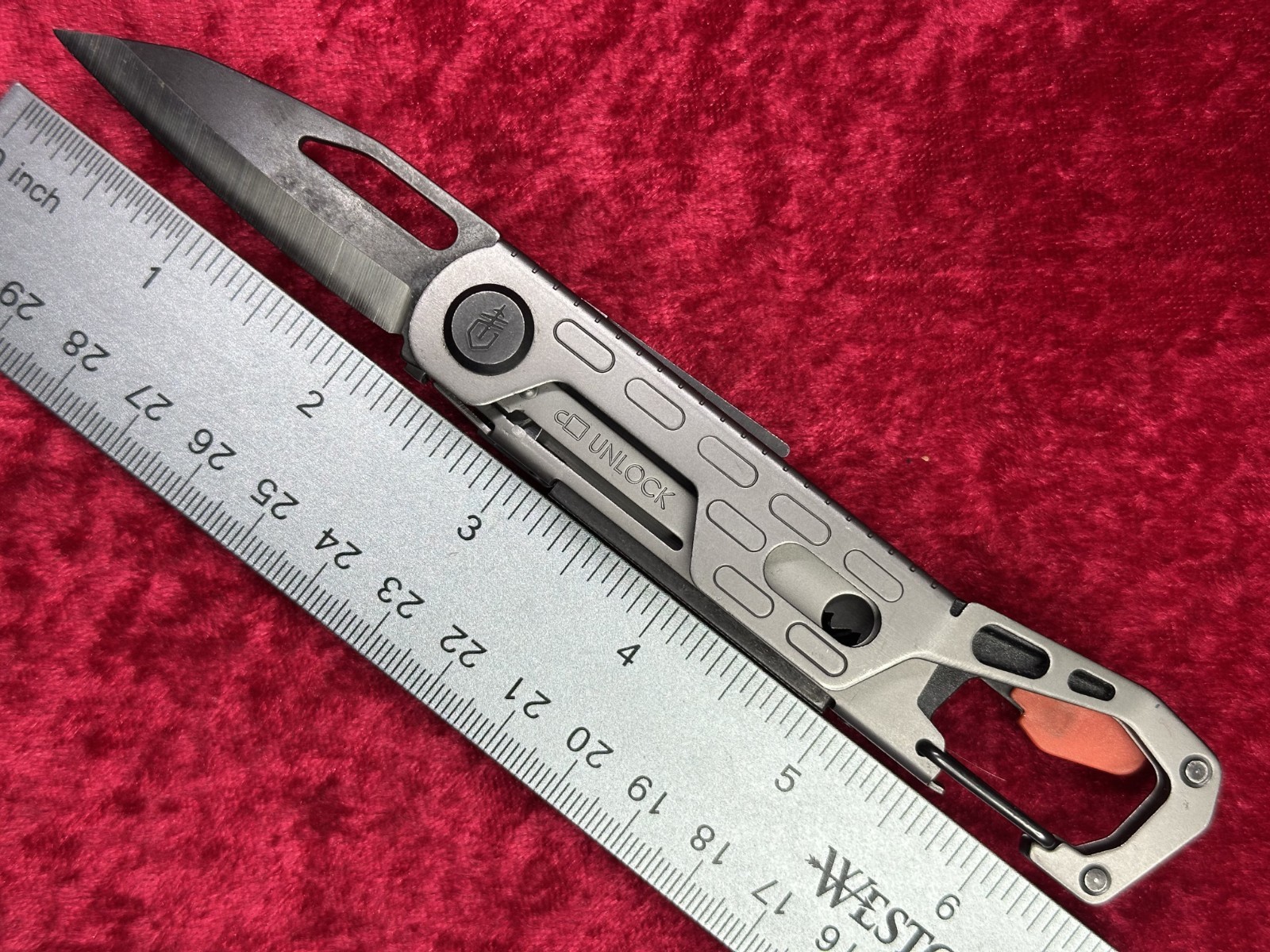 Gerber StakeOut Graphite Multi-Tool 10 Function 9 Tools Knife Carabiner (587)