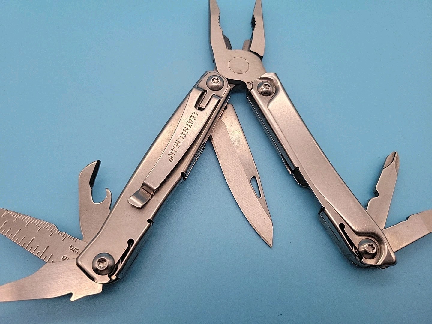 Leatherman Rev Multi-Tool – Pliers, Knife, Screwdrivers, Can Opener, File