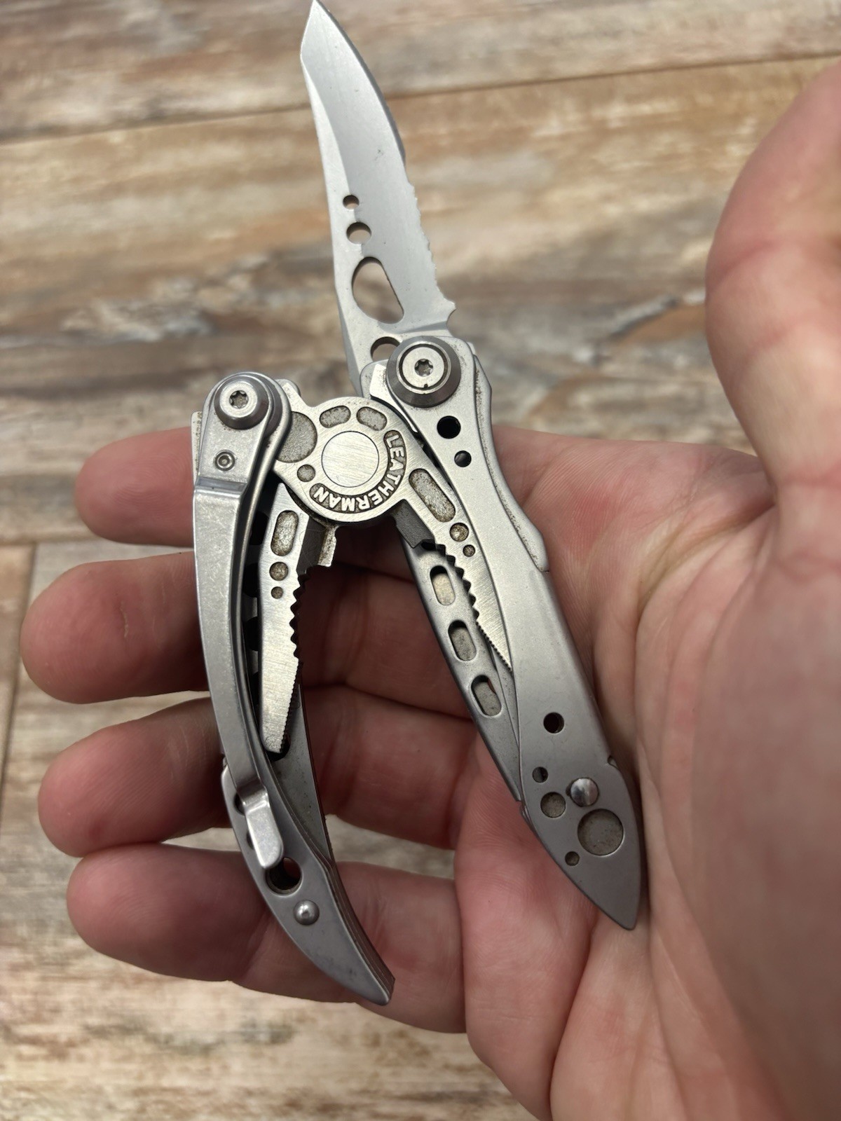 Leatherman Freestyle Multi-Tool Knife Plier Retired 1