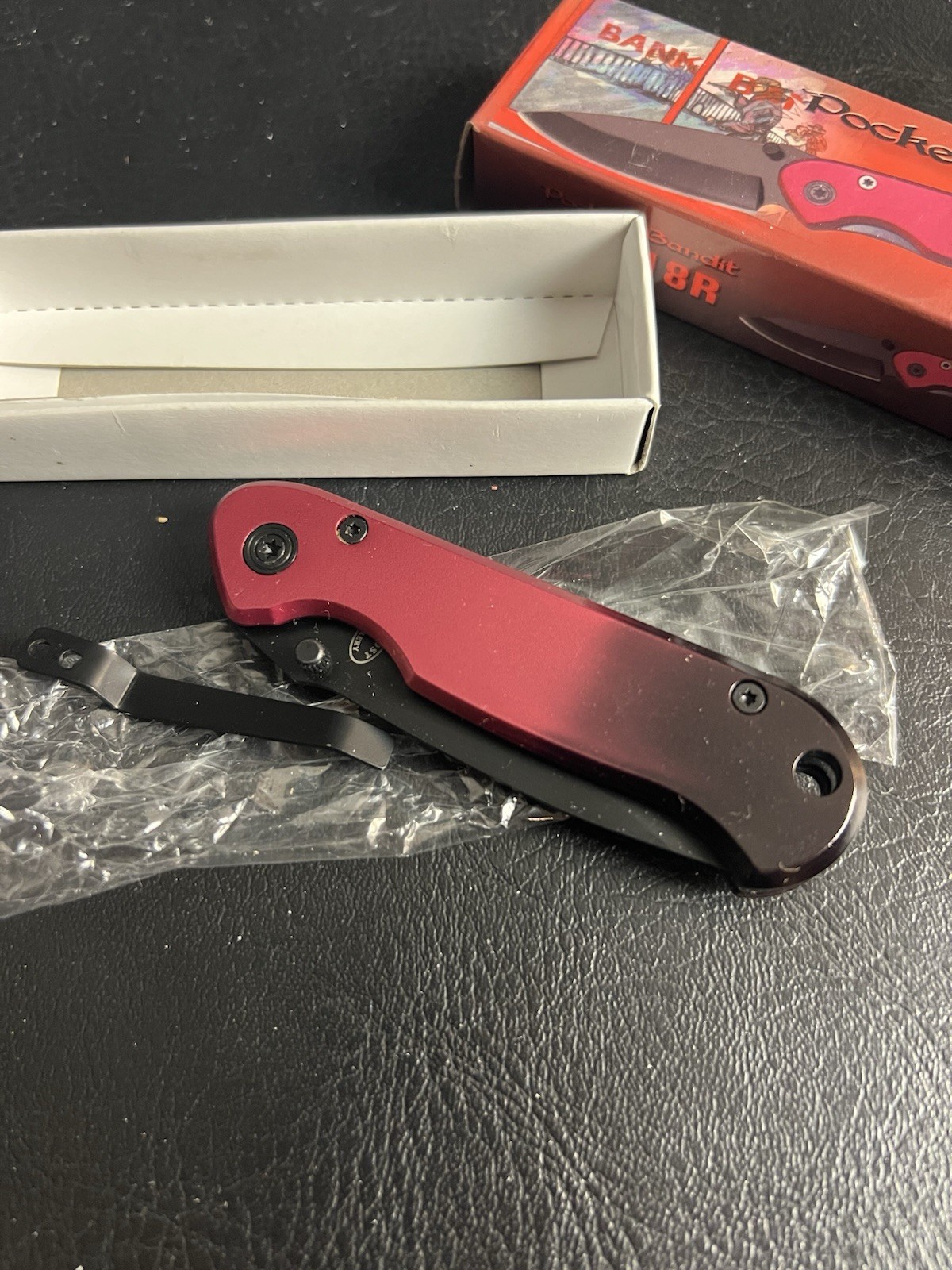 Frost Cutlery POCKET BANDIT Black And Red Knife 16-818R Bank 3.5” Blade RARE