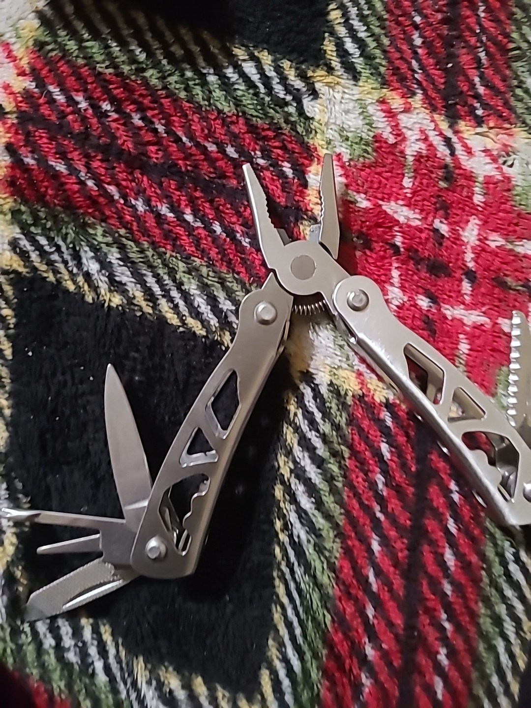 Ozark Trail 12 in 1 Multi Tool Camping Hunting Fishing, Silver Medium Size.