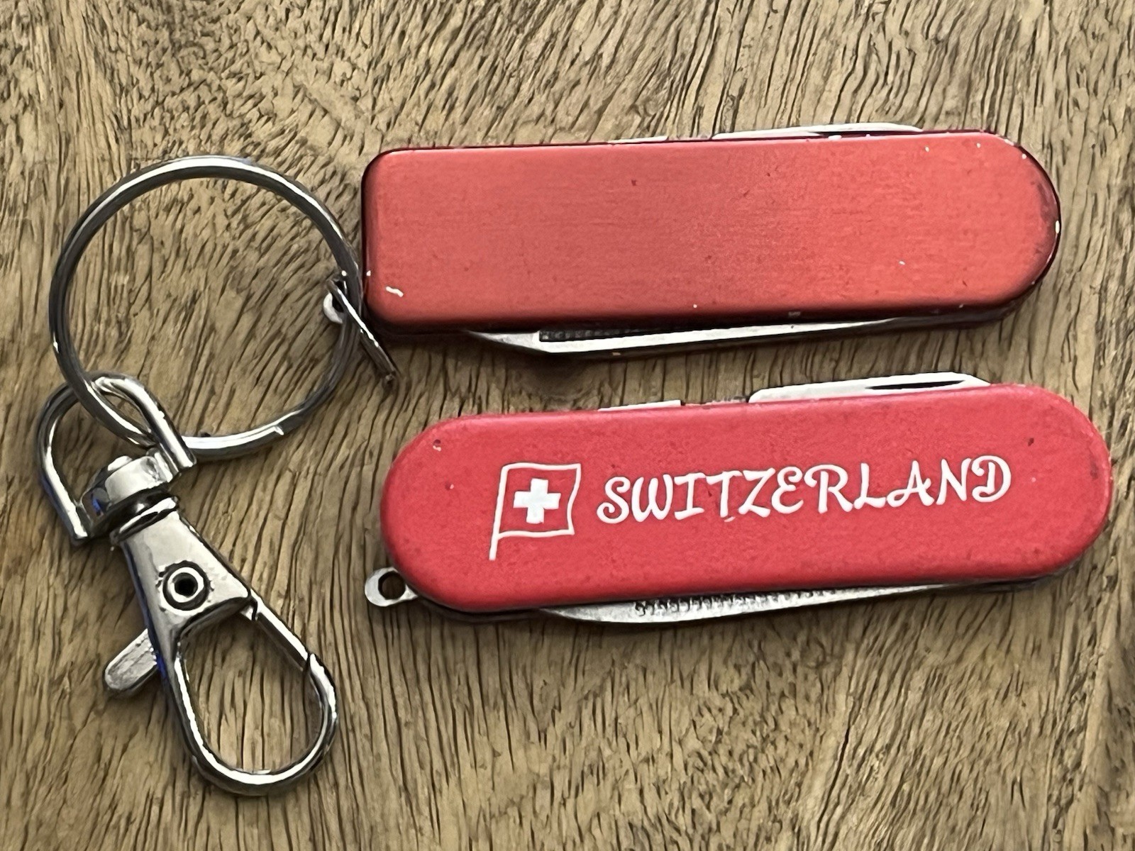 Generic “Switzerland” Inscription Multi Tool Keychain TSA Confiscated Lot Of 2