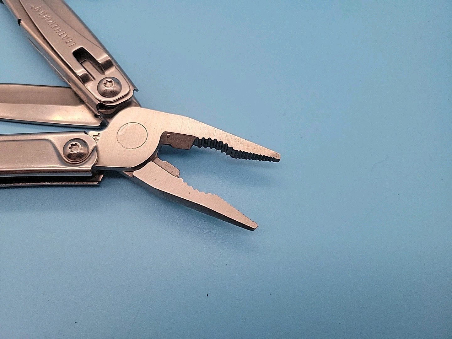 Leatherman Rev Multi-Tool – Pliers, Knife, Screwdrivers, Can Opener, File