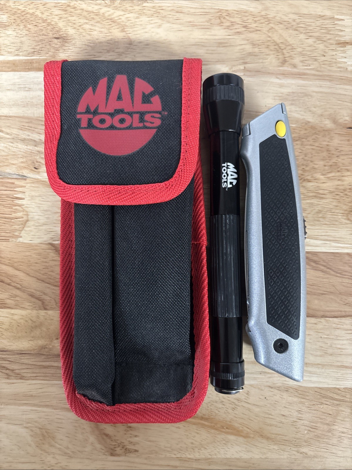 Mac Tools Utility Knife Flashlight With Belt Sheath
