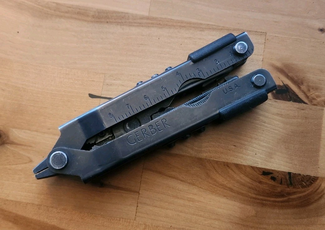 Gerber MP600 Multi-Tool Multi-Plier Black Oxide – Great Condition – B33