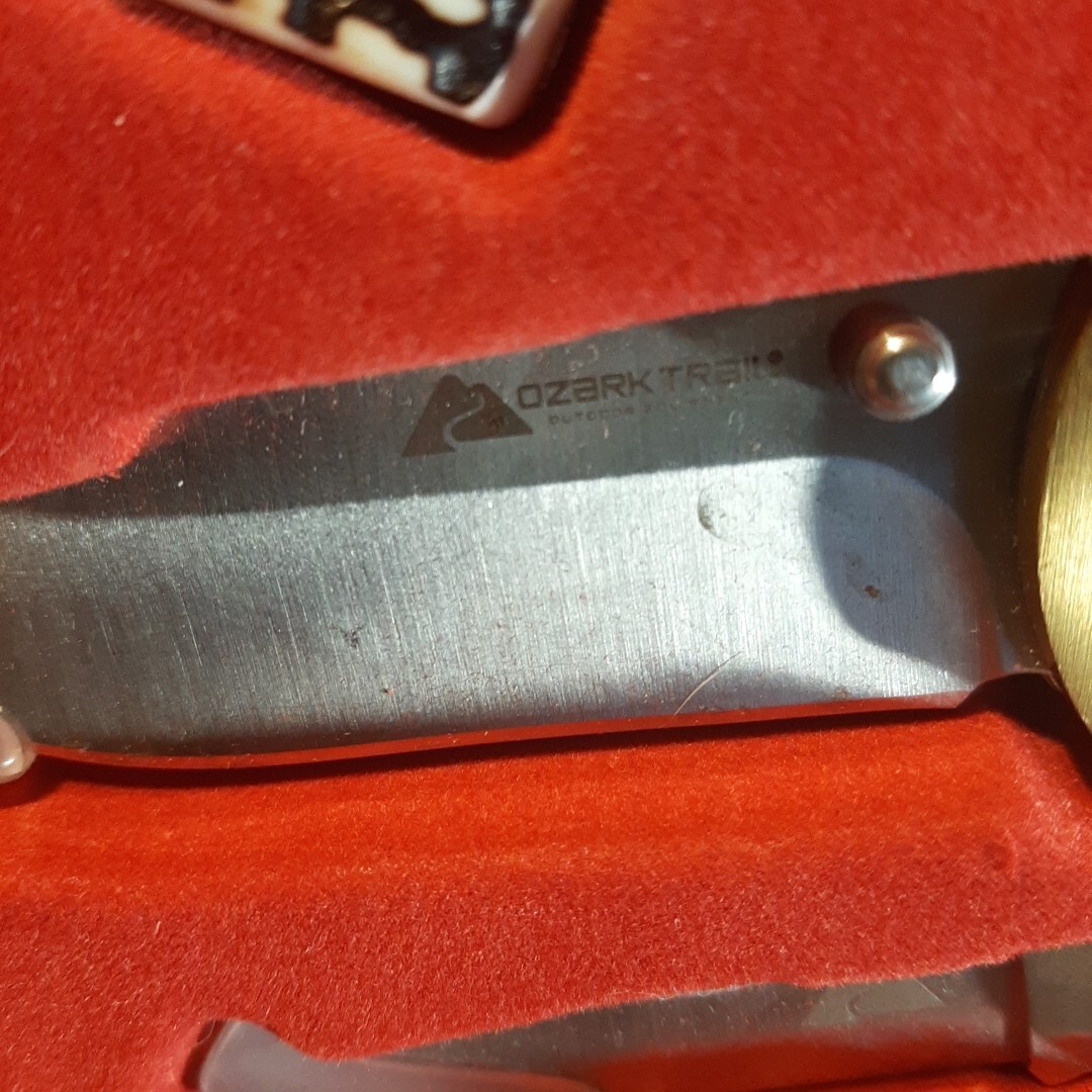OZARK TRAIL 5 PIECE COMBO SET 2 Knives – Tool – Money Clip – Metal Tin *New**