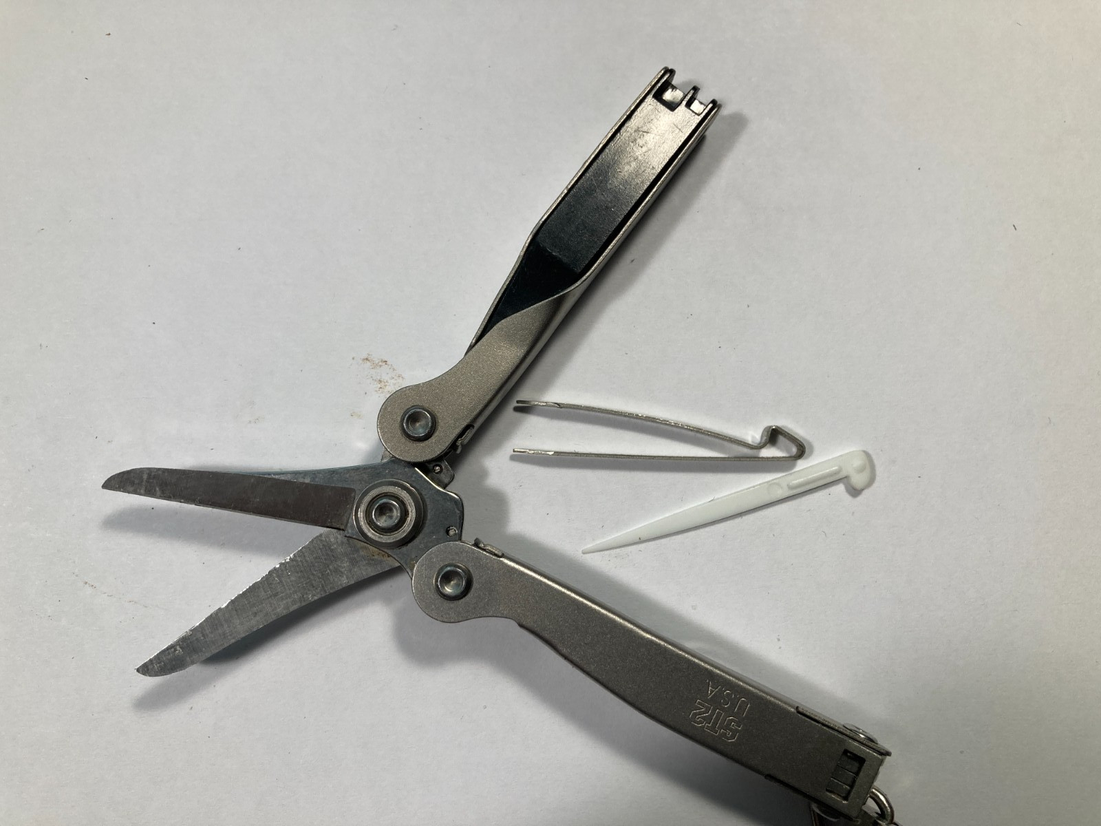 Schrade USA ST2 Multi-tool Tough Chip Compact Multitool