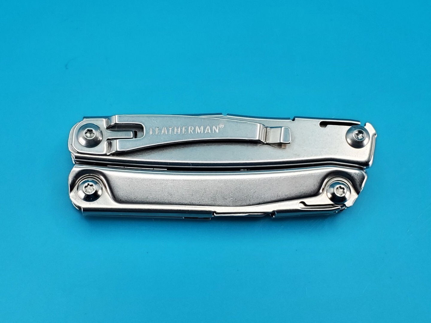 Leatherman Rev 3.8″ Multi-Tool, Stainless! *MINOR RUST ON ITEM*