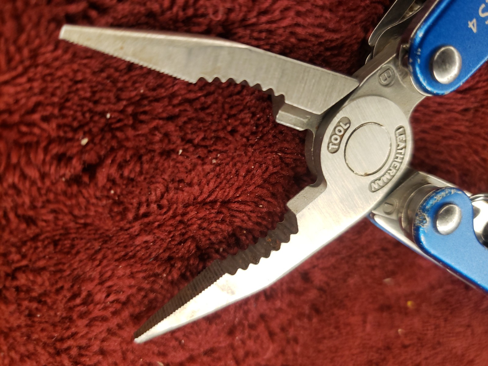 🔪🔪 Leatherman Juice CS4 Multi-Tool Stainless Pliers Multi Tool Blue