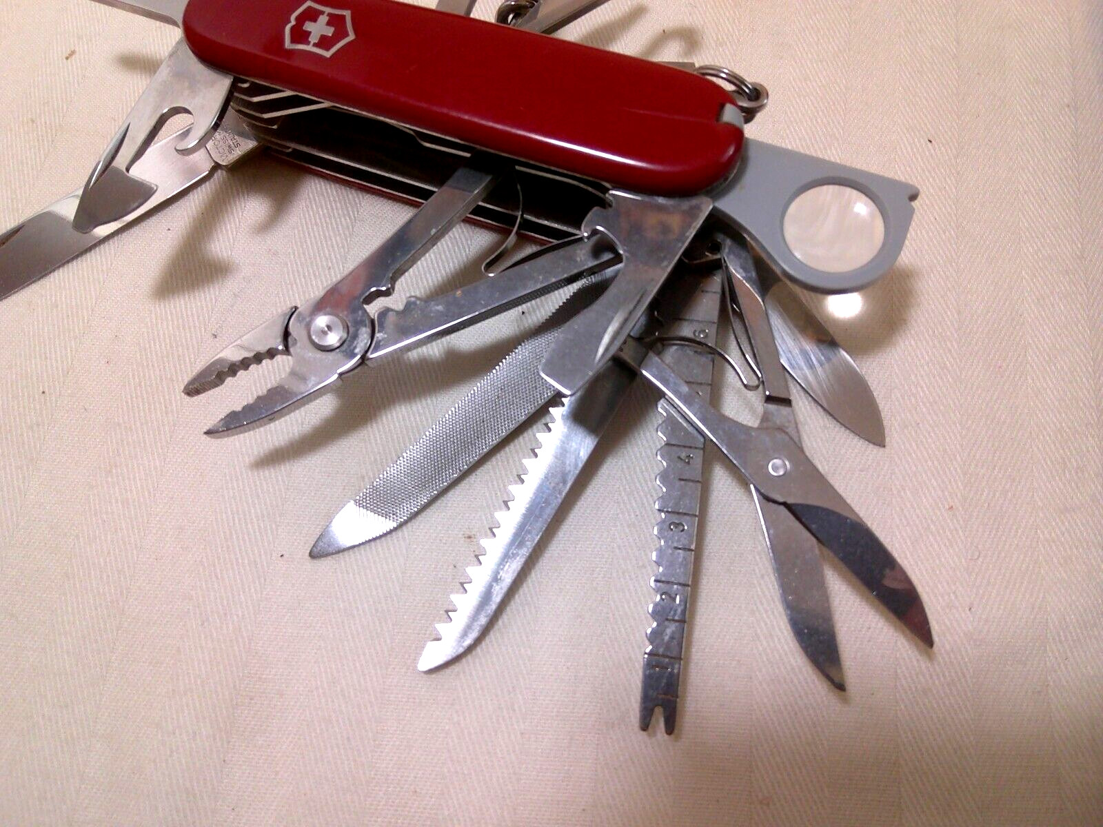 VICTORINOX SWISS MADE STAINLESS OFFICIER SUISSE MULTITOOL KNIFE 21 TOOLS