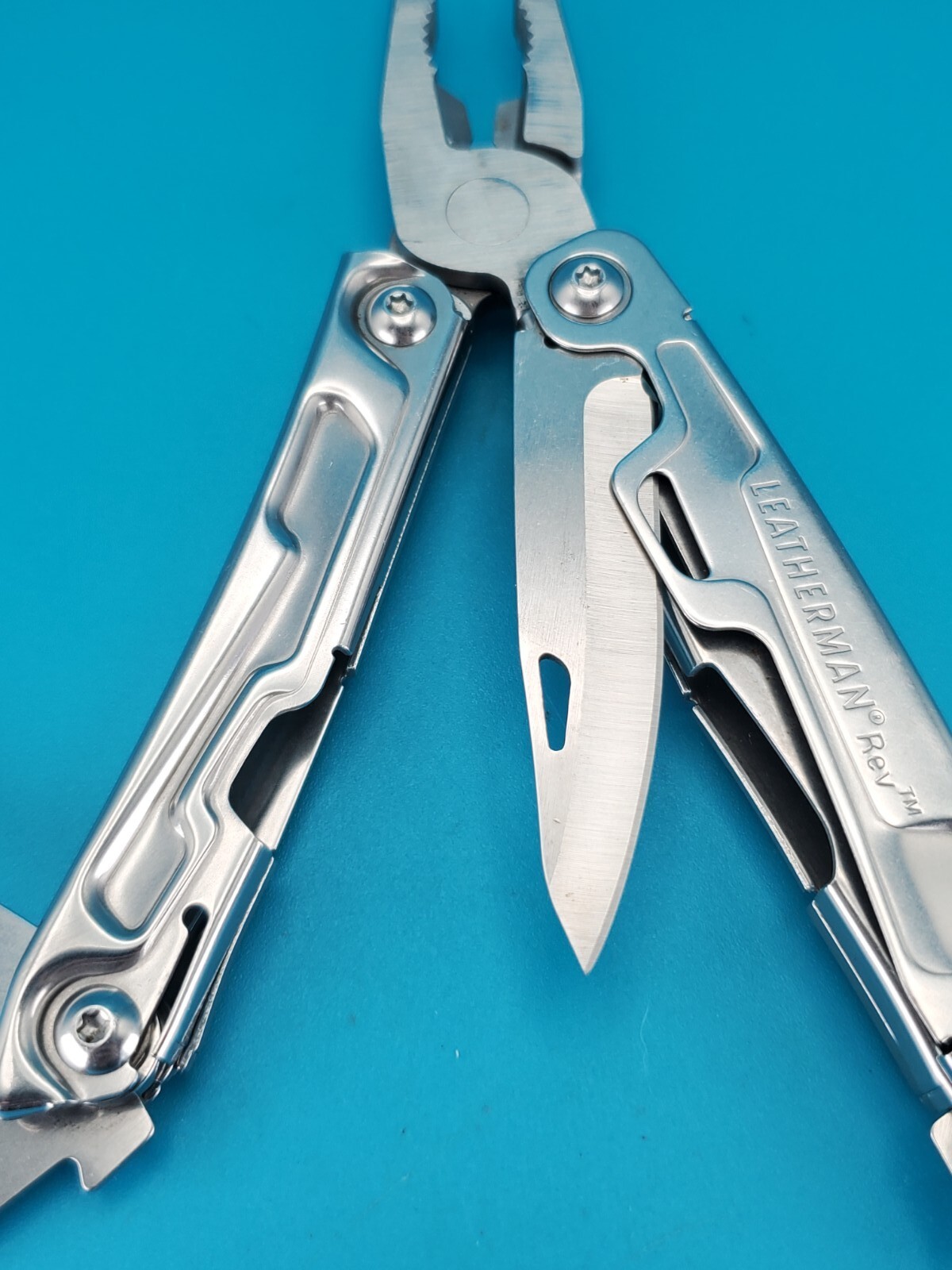 Leatherman Rev 3.8″ Multi-Tool, Stainless!