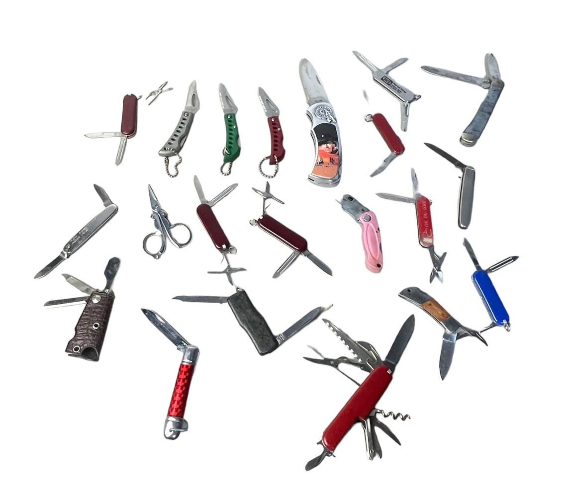 Lot of 20 Pocket Knives And Multi Tools Approximately 1 Lbs 10 Oz