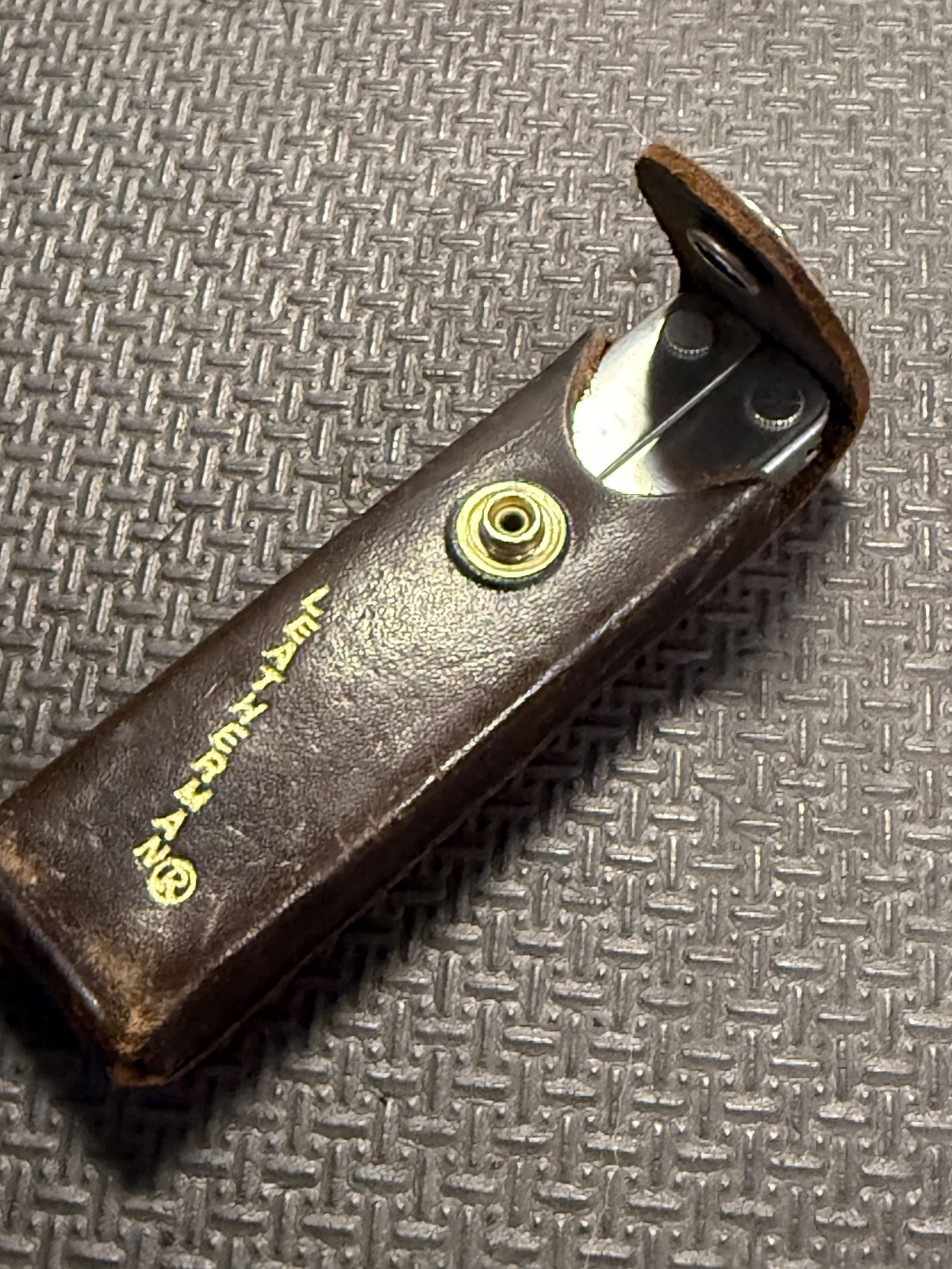 Leatherman Multi Tool with Leather Case Vintage Used Rare. DATE 03/95.