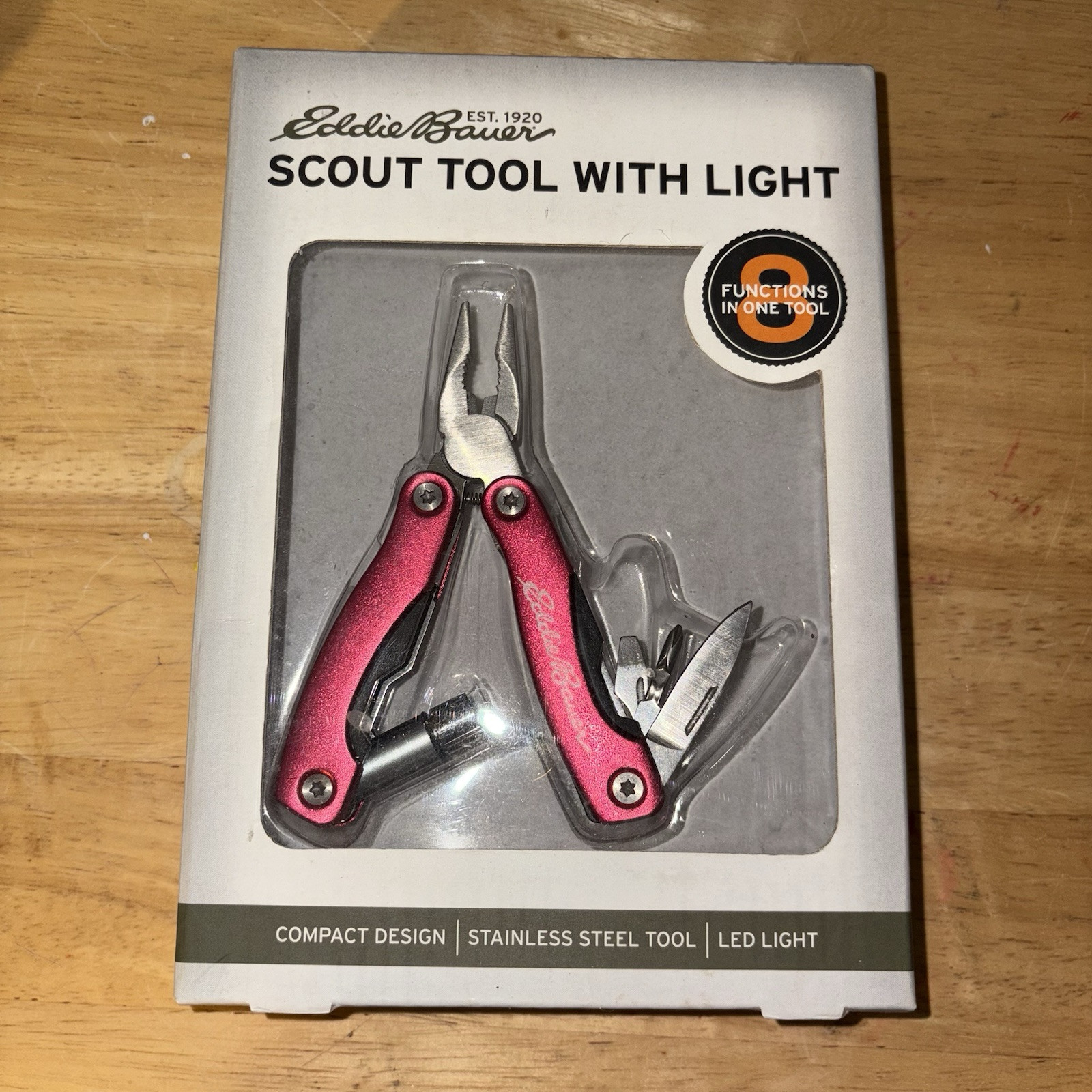 EDDIE BAUER SCOUT TOOL WITH LIGHT 8 FUNCTION