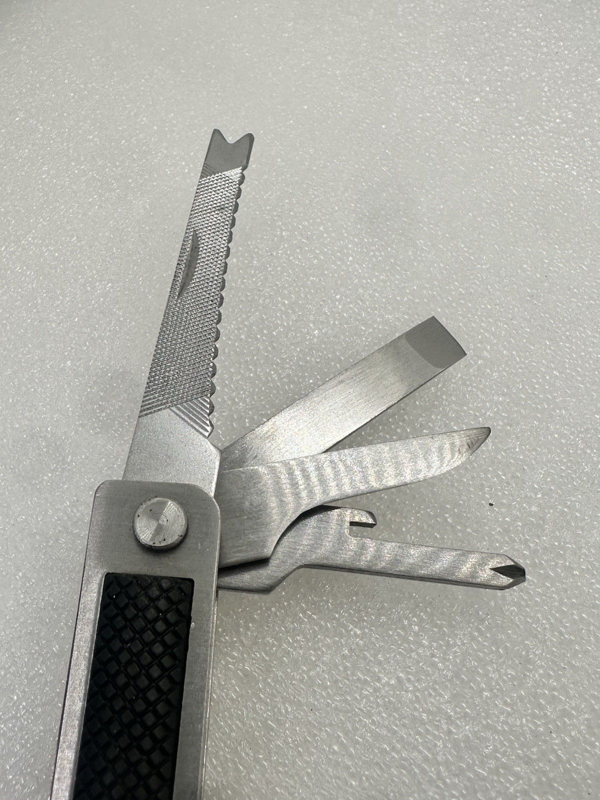 9-in-1 Stainless Steel Multi-Tool Pliers with Knife Screwdrivers Ruler