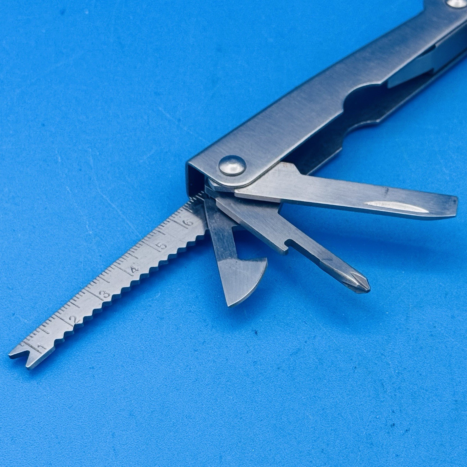 7-in-1 Meade Multi Tool Pliers Knife Saw File Screwdrivers EDC Tool