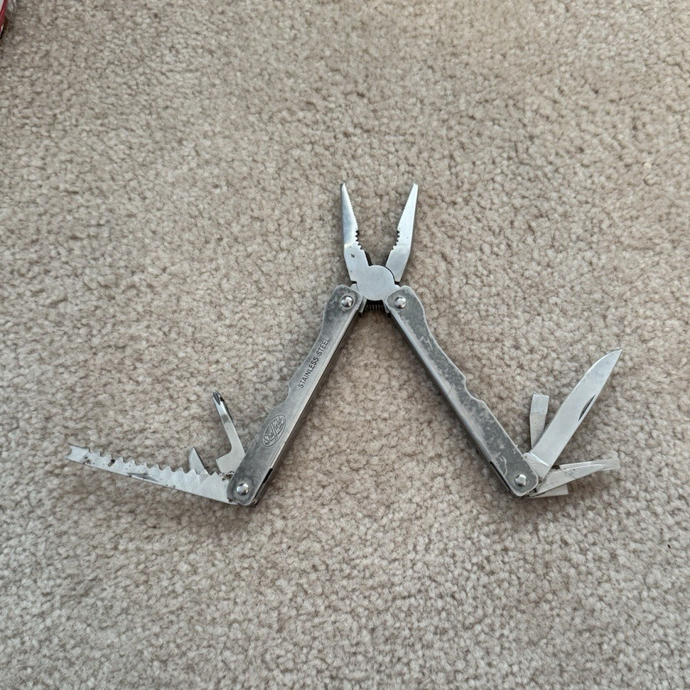 Stainless Steel Folding Multi-Tool Pliers 5 Tools Knife Serrated Knife Silver
