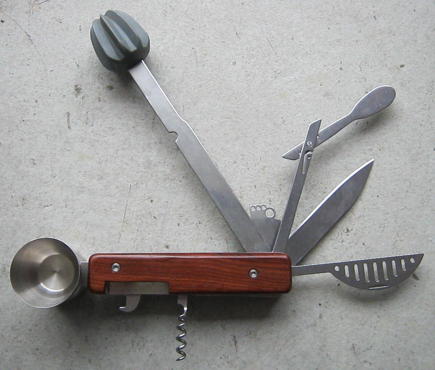 COCKTAIL CRAFTSMAN 10 IN 1 COCKTAIL MULTI TOOL, BARTENDER MUST HAVE KITCHEN ITEM