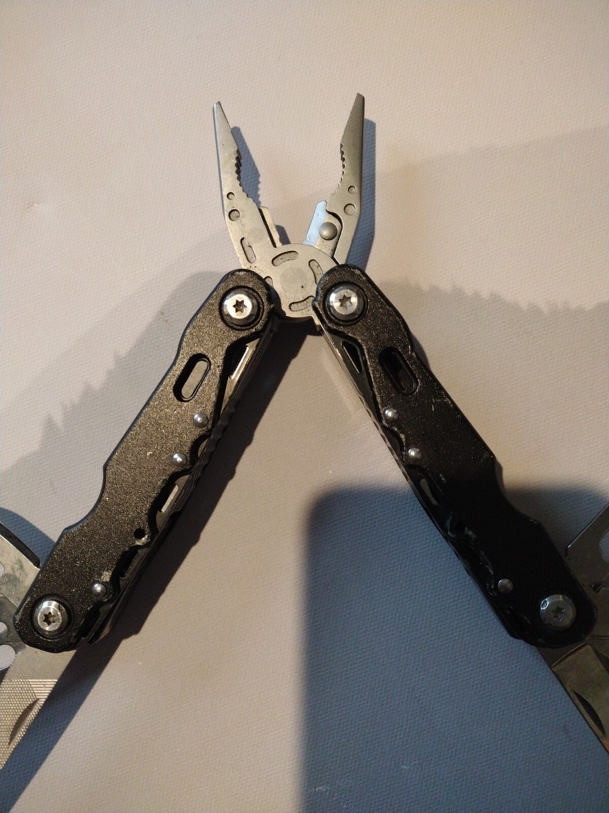 Sarge 10 In 1 Black Zytel Stainless Steel Multi Tools in Great Condition