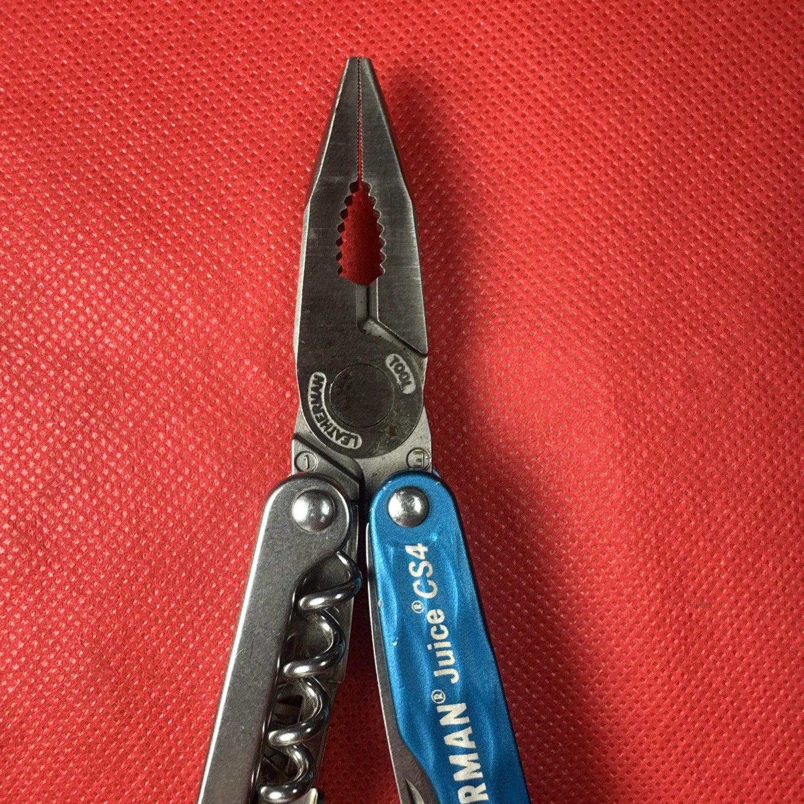 Rare & Discontinued Blue Gen 2 Leatherman Juice CS4, Fish, Home, Great EDC