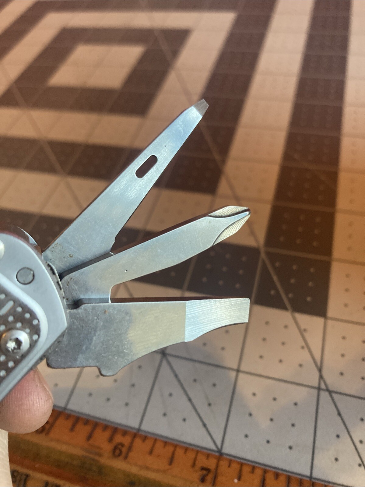 Leatherman FREE T2 Multi-Tool Pocket Knife USA